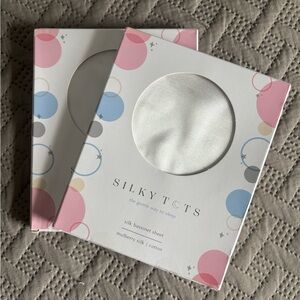 Silky Tots Silk Bassinet Sheet